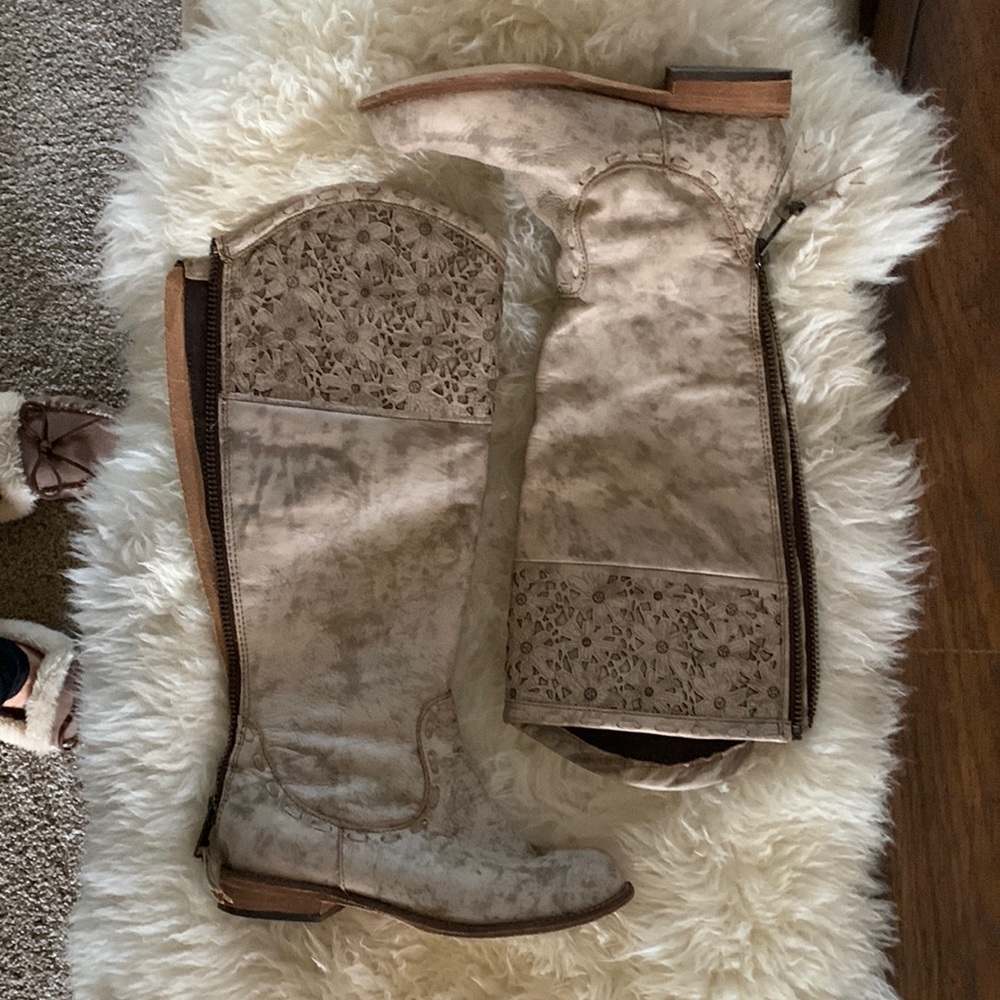 Corral boots